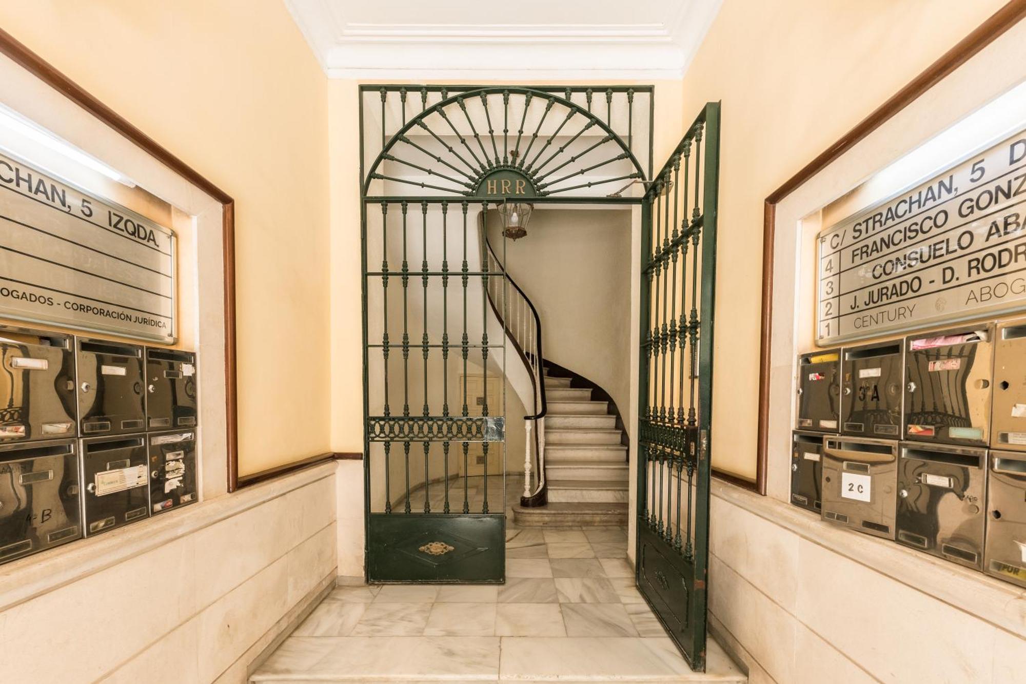 Homeclub Malaga Apartment Extérieur photo